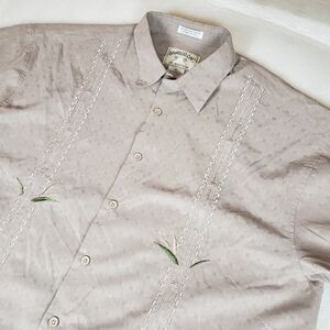 Bamboo Cay Men's XL Floral Guayabera Style Rayon Poly Blend Shirt Beach Summer